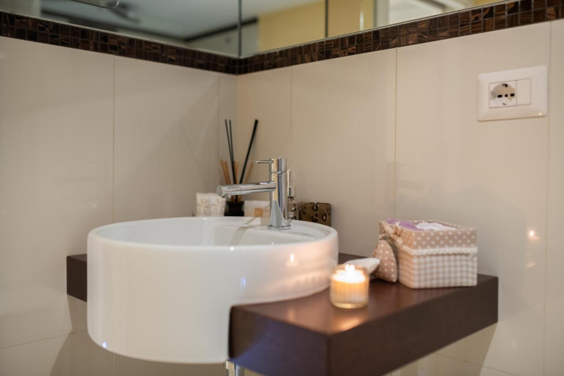 Riccardo Luxury Apartment Бари Экстерьер фото